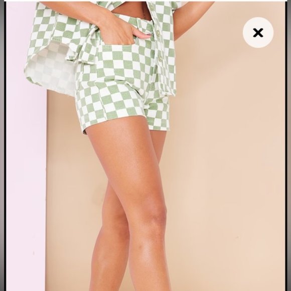 ❗️SOLD❗️Pretty Little Thing Sage Green Check Denim Mom Shorts Size 4 - Picture 2 of 10